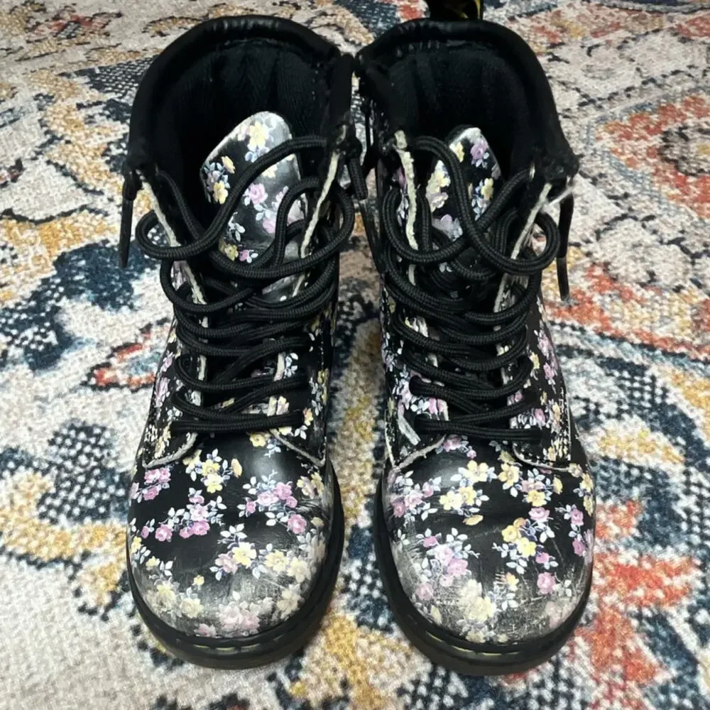 Dr. Martens Brooklee Kids Floral Leather Boots — US 9 Girls / UK 8 / EU 26